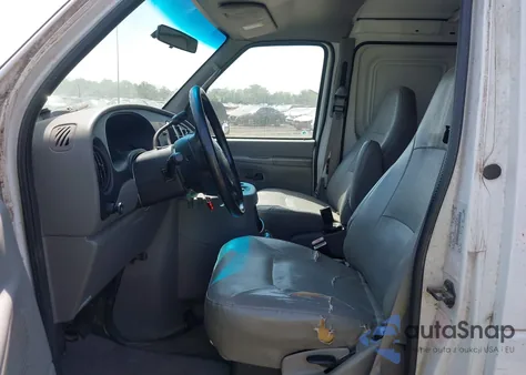 2001 Ford Econoline E150 Van z USA, uszkodzony, nr VIN 1FTRE14291HB52923